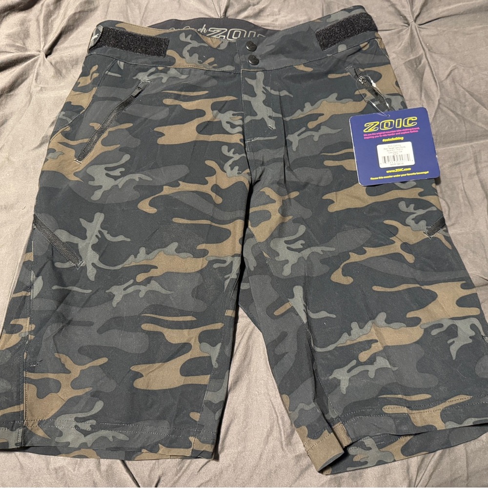 New women’s ZOIC Mountain Bike Shorts size Medium’s